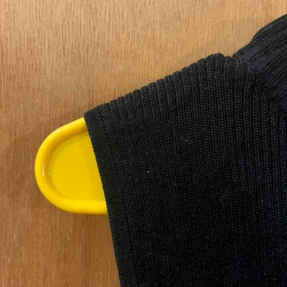 🐻Size M - Investments - Sleeveless Black High neck Sweater - Picture 3 of 5